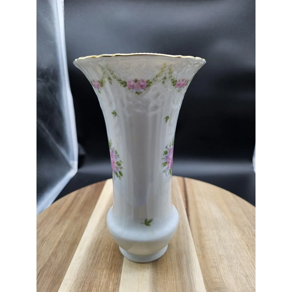 Kaiser W Germany Signed Vase White Porcelain‎ w/ Pink Roses & Gold Trim...Rare